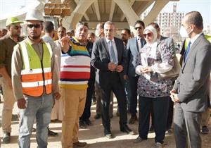 صور.. محافظ سوهاج يتفقد أعمال تنسيق موقع كوبري الثقافة