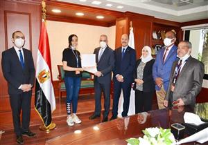 محافظ سوهاج يكرم الفائزين في مسابقة مايكروسوفت أوفيس 2021.. صور 