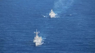 البحرية الهندية تجري تدريبات في بحر العرب