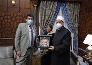 الإمام الأكبر لوفد فرنسي: الأزهر مؤتمنٌ على بيان الإسلام الحقيقي للناس