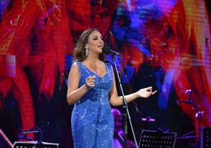 صور.. "أنغام" تحيي احتفالية في بورسعيد بحضور المحافظ