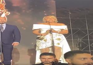 تكريم نادية الجندي في "الموريكس دور".. والفنانة: "يحيا لبنان وشعبها"(فيديو)