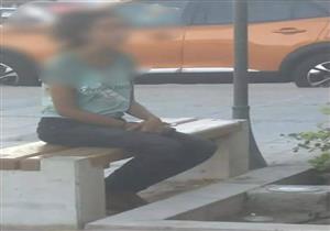 والدها رفض استلامها.. تحرك حكومي لإنقاذ طالبة تفترش الرصيف بالبحر الأحمر