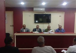 بأسعار مخفضة.. افتتاح معارض مستلزمات المدارس في أسوان - صور