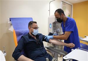 خطوة بخطوة.. كيف تتم عملية التبرع ببلازما الدم (فيديو)