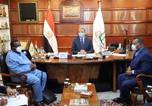 الاستعانة بالعمالة المصرية.. "سعفان" يبحث مع رئيس "عمال كينيا" تنفيذ مشروع زراعي مشترك