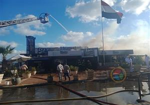 السيطرة على حريق 4 مطاعم بكورنيش الإسكندرية وجاري تبريد موقع الحادث- صور