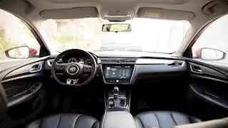 إم جي 5 موديل 2022 كسر زيرو تباع بهذا السعر 