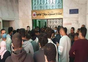 أهالي السويس يتوافدون للتبرع بالدم لمصابي حادث الأتوبيس