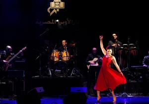 رقصات إسبانية وأغاني كلاسيكية غربية لمنى بوركهارد في الأوبرا