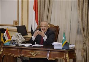 17 نقطة داخل الحرم الجامعي.. رئيس جامعة القاهرة يتابع خطة تطعيم الطلاب ضد كورونا