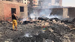 "لا وفيات".. مصدر يكشف حجم الإصابات في حريق مغالق الخشب بالشرابية- صور