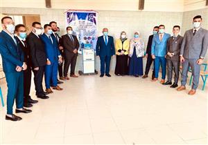 يوزع الأوراق ويراقب الطلاب.. ابتكار روبوت متعدد الوظائف لمواجهة كورونا في المنيا 