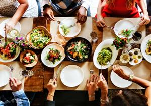 5 علامات تحذيرية تشير إلى أنك تتناول الطعام في مطعم سيء