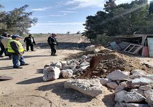 بالصور.. إغلاق 19 معبرًا غير شرعيًا على شريط السكة الحديد بالبحيرة