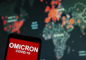 علامة تسمعها بأذنيك تكشف إصابتك بأوميكرون.. قبل ظهور الأعراض