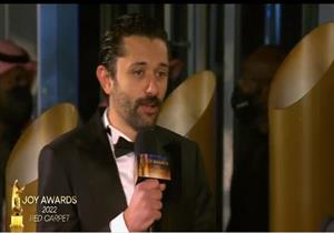 بالفيديو| كريم محمود عبدالعزيز يغني "الغزالة رايقة" في الرياض بالسعودية