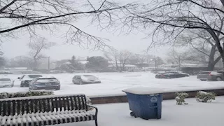 إلغاء مئات الرحلات الجوية بسبب عاصفة شتوية في الولايات المتحدة