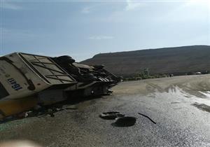 بالأسماء.. 45 مصابًا في حادث انقلاب أتوبيس بطريق الجلالة بالسويس