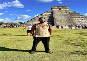 كريم فهمي مع زوجته في جولة بالمكسيك (صور)