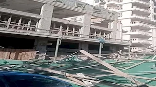 إصابة عاملين سقطا من سقالة فيلا بالشروق