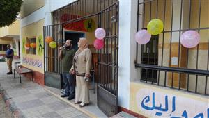 بالبالونات والأعلام.. مدارس البحيرة تستقبل طلابها في أول يوم دراسي- صور 