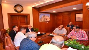 بسيارات "الفاكيوم والنافوري".. بورسعيد تستعد لموسم سقوط الأمطار