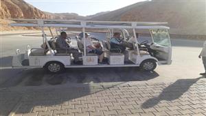 صور.. تشغيل سيارات الطاقة الشمسية في الدير البحري ووادي الملوك بالأقصر