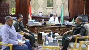 27 سوقًا و29 موقف سيارات.. محافظ المنيا يتابع تنفيذ مشروعات "حياة كريمة"