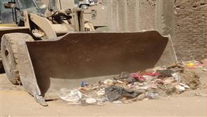 صور.. إزالة 7 حالات بناء دون ترخيص في حي الجون بالفيوم