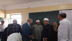 فيديو وصور.. محافظ القليوبية يتفقد المدارس في أول يوم دراسي