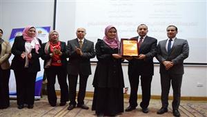 صور.. توزيع أجهزة "لاب توب" على الطلاب ذوي الإعاقة البصرية في جامعة بني سويف