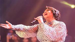 شيرين عبدالوهاب تغني "أهرب من قلبي أروح على فين" في الكويت (صور وفيديو)