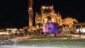 صور.. محافظ جنوب سيناء يتابع اللمسات الأخيرة لتطوير ساحة مسجد الصحابة في شرم الشيخ