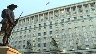 بريطانية تزعم قيام قراصنة روس بسرقة ملفات من قواعدها الجوية والبحرية