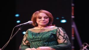 عفاف راضي تفتتح حفلها في جدة بأغنية "هوا يا هوا"