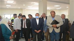 بالصور- محافظ القليوبية يتفقد أعمال فرش أثاث مجمع الخدمات المتكامل بشبين القناطر