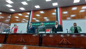 صور.. محافظ القليوبية ورئيس جامعة بنها في احتفالية يوم الوفاء لعمال النظافة 