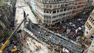 رويترز: انهيار جسر في الهند وسقوط نحو 400 شخص في النهر (فيديو)