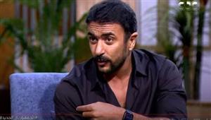 "واحد ضربني بطبق كشري" أحمد العوضي ينشر صورة والجمهور يمازحه