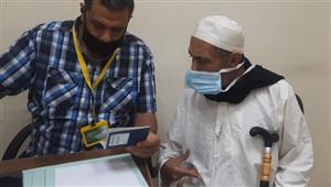 صور| الجوازات تتخذ إجراءات للتسهيل على كبار السن وذوي الاحتياجات