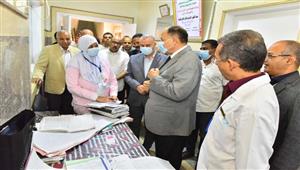 صور.. محافظ أسيوط يتفقد سير العمل في مستشفى المبرة للتأمين الصحي