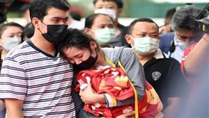 عائلات ضحايا مجزرة الحضانة في تايلاند تؤدي الصلاة لراحة نفوس أبنائها