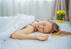 النوم بدون وسادة- مفيد أم مضر؟ "فيديوجرافيك"