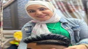 "غرام" من عاملة بمقهى شعبي لأول حلاقة للرجال في بورسعيد: "بعمل كل القصات"