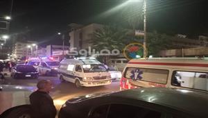 مشهد مأساوي لتسلم الجثامين.. 6 من ضحايا ميني باص الدقهلية من عائلة واحدة- صور