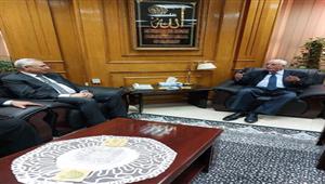 صور .. رئيس جامعة المنيا يستقبل الدكتور حسام موافي لمناقشة رسالة دكتوراه