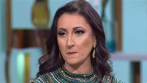 فنانة عالمية مصرية بإطلالة متوهجة في افتتاح مهرجان القاهرة السينمائي