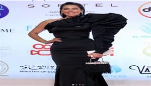 لقاء الخميسي: عمري ما فكرت في الانتحار وابني بيخليني أعيط كل يوم