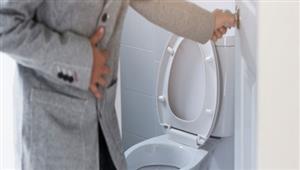 البراز الدهني.. علام يدل؟